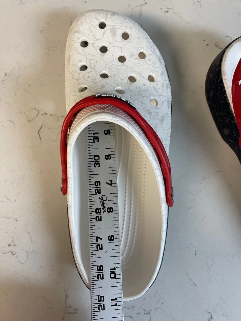 Crocs Peanuts Classic Clog Style # 211124 Size Men’s 10 - Women’s 12 No Jibbitz